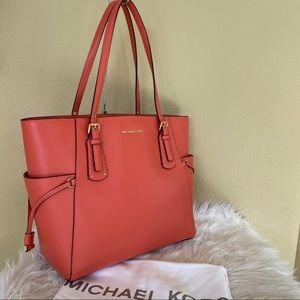 Firm✨Michael Kors voyager EW large shoulder tote
